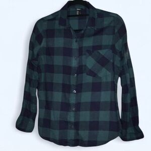 Forever 21 Green and Black Plaid Button-Down Shirt